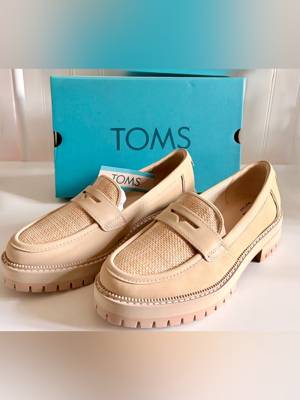 TOMS Women's Beige Leather Raffia Lug Sole Loafers